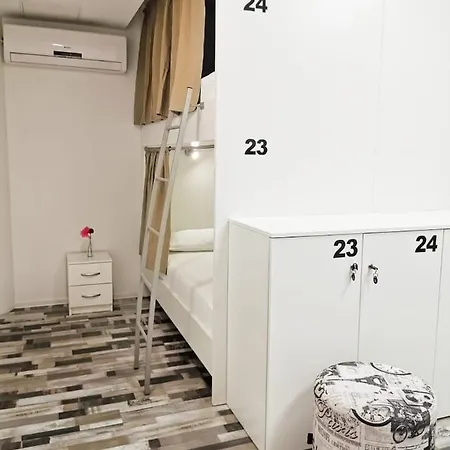 Book'n'hook Hostel
